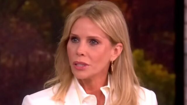 Cheryl Hines afirma que 'The Sight' apresenta 'Simplesmente queria me Cheryl Hines afirma que 'The Sight' apresenta 'Simplesmente queria me grelhar' sobre a outra metade RFK Jr .: Eles realmente não fizeram 'uma pergunta sobre minha publicação'