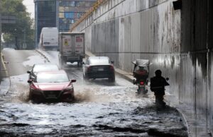 Chuvas fortes eliminam pelo menos 28 no México, a navegação continua por perder Chuvas fortes eliminam pelo menos 28 no México, a navegação continua por perder