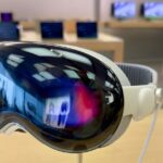 A Apple descreve uma maneira de tornar o Vision Pro muito mais leve | Modelo atual mostrado