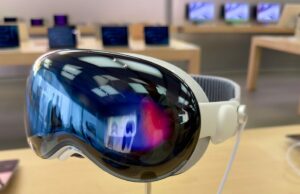 Código pingado indica uma nova banda do Apple Vision Pro chamada ‘Double Knit Band’ A Apple descreve uma maneira de tornar o Vision Pro muito mais leve | Modelo atual mostrado