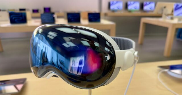A Apple descreve uma maneira de tornar o Vision Pro muito mais leve | Modelo atual mostrado