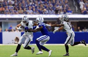 Colts Celebrity Protector em 4 jogos após lesão de fanático no aquecimento Colts CB Charvarius Ward