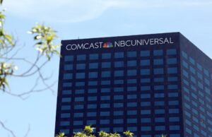Comcast revela interesse nos estúdios e streamer da Warner Bros. Comcast revela interesse nos estúdios e streamer da Warner Bros.
