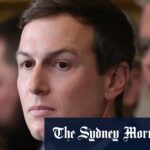 O primeiro-ministro Netanyahu, no centro, na reunião do gabinete israelense com o enviado especial do presidente dos EUA, Donald Trump, ao Oriente Médio, Steve Witkoff, à esquerda, e Kushner.
