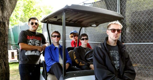 Como a Arma Militar evoluiu de uma tarefa pandêmica para uma pressão indie-punk 

