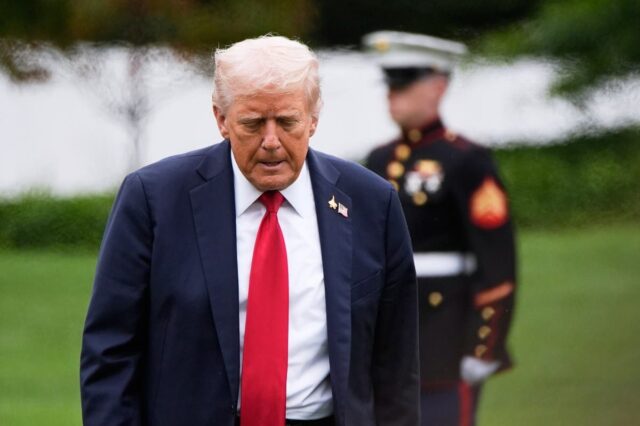 Como a pontuação de autorização de Donald Trump realmente alterou, dado que o fechamento do governo federal 

