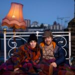 Como os cineastas de 'Central Elétrica' acamparam em seus telhados no inverno para arrecadar fundos para painéis solares para sua vizinhança