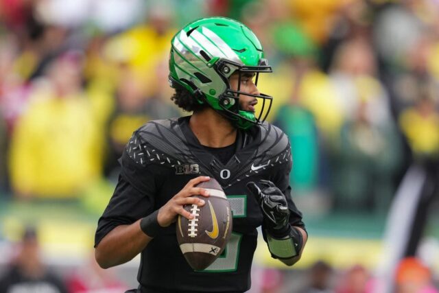 Como ver Oregon em Rutgers: transmissão ao vivo de futebol da NCAA, rede de televisão 


