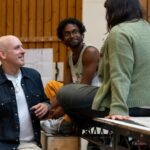 'Comunidade' é transferida para o Brooklyn enquanto Robert Hastie, do National Theatre, prepara 'Summerfolk' para Londres; Elenco introduzido para o período da primavera (EXCLUSIVO)