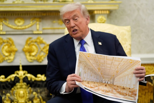 Os trabalhos continuam em uma parte praticamente demolida da Ala Leste da Casa Branca, quinta-feira, 23 de outubro de 2025, em Washington, antes da construção de um novo salão de baile. (Foto AP/Jacquelyn Martin)