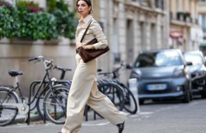 Correr! Os sapatos de perda mais complicados dependem de 79% de desconto antes da perda do dia do primo Berlim, Alemanha - 1º de setembro: Sonia Lyson é vista usando um casaco preto longo e grande com ombros largos e um corte reto, usado a partir de 032C; Uma blusa preta simples, deixando o diafrante ligeiramente visível da Zara; uma mini-saia curta e branca de bolinhas em preto e branco de Attega; Mocassins grossos emparelhados com meias brancas de Leger por Lena Gercke; uma bolsa de couro branca de tamanho médio com alças de Demmilie London; Óculos de sol pretos pequenos e elegantes que são em forma oval dos óculos de Vela; Seus cabelos castanhos são puxados de volta para um pão baixo ligeiramente bagunçado em 1º de setembro de 2025 em Berlim, Alemanha. (Foto de Moritz Scholz/Getty Images)