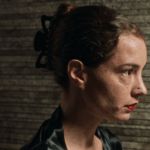 Crítica de 'Kika': um drama silenciosamente radical sobre trabalho sexual transforma a sobrevivência em auto-reinvenção subversiva