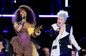 Cyndi Lauper emprega Sza, Cher e Joni Mitchell para uma ‘Saudação Grammy’ incomum que vantagens tanto de sua balbuciação de despedida quanto seus famosos visitantes: avaliação televisiva Cyndi Lauper emprega Sza, Cher e Joni Mitchell para uma 'Saudação Grammy' incomum que vantagens tanto de sua balbuciação de despedida quanto seus famosos visitantes: avaliação televisiva