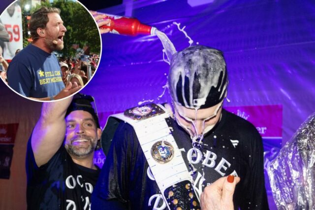 Dave Portnoy não era fã da celebração do Wild Card, de Card Clare, de Card Card: 'Franchise da Pobreza', movida a champanhe: 'Pobreza'

