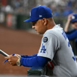 Dave Roberts, de Dodgers, elogia o jogador surpreendente como 'herói desconhecido'