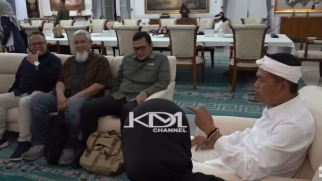 Dedi Mulyadi convoca representantes da AQUA: revela razões pelas quais a empresa perfura fontes de água profundamente no solo 

