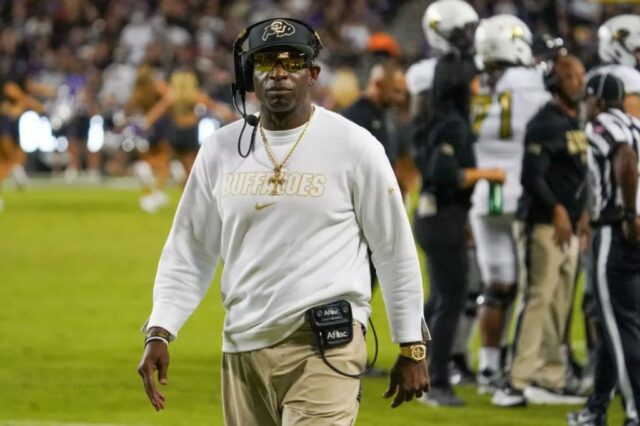 Deion Sanders disse que após a derrota de 35 a 21 do Colorado para a TCU que ele acredita ter mais entupimentos de sangue na perna.