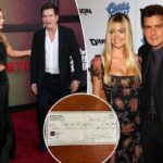 Denise Richards parece provar que Charlie Sheen estava errado com foto de cheque de US$ 1 milhão não descontado