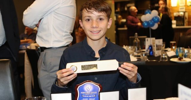 'Devastado': jogador de críquete adolescente morre após tragédia em treinamento 'Devastado': jogador de críquete adolescente morre após tragédia em treinamento