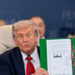 Donald Trump: 'As orações de milhões foram finalmente respondidas' com a assinatura do acordo de paz