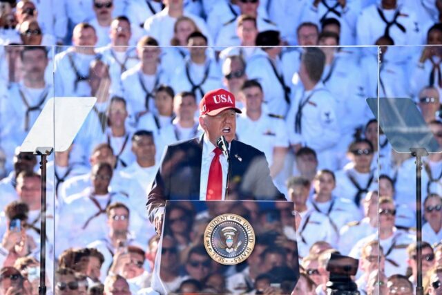 Donald Trump O Osama Container Laden Comentários Aumente as sobrancelhas 

