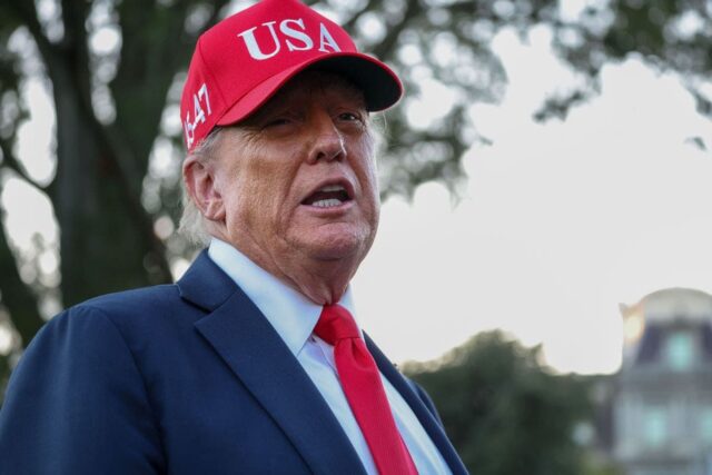 Donald Trump motiva nova variação de cartas versus humanidade 

