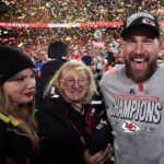 Donna Kelce comemora a celebração de aniversário de Travis Kelce com 'Opalite' de Taylor Swift