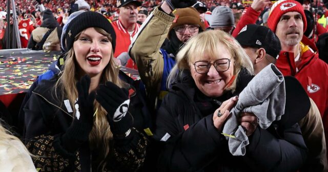 Dentro do relacionamento de Taylor Swift com a mãe de Travis Kelce, Donna Kelce