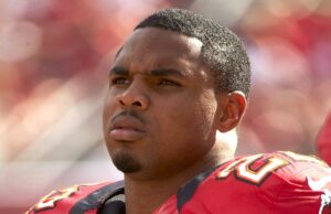 Doug Martin supostamente saltou da segunda história do centro de reabilitação meses antes da fatalidade doug martin principal getty