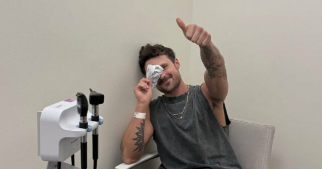 Dylan Efron expõe que teve um nariz quebrado no meio GettyImages-2242147058 Dylan Efron dançando com as estrelas com lesão no nariz quebrado
