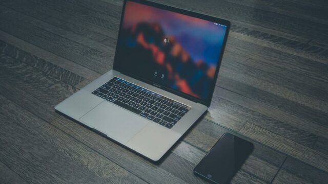 Economize mais de US$ 1.500 em um MacBook Pro enquanto durarem os materiais 

