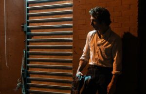 Em ‘Springsteen: Supply Me From No Place’ nada divertido, um gerente taciturno faz um encanamento de alma Em 'Springsteen: Supply Me From No Place' nada divertido, um gerente taciturno faz um encanamento de alma