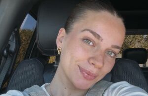 Emilie Kiser critica exatamente como ela está sofrendo a morte de uma criança Linha do tempo da afogamento do filho de Emilie Kiser