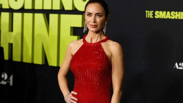 Emily Blunt provoca 'The Devil Wears Prada 2' e por Emily Blunt provoca 'The Devil Wears Prada 2' e por que ela nunca viu 'The Rock' durante as filmagens de 'The Smashing Machine'