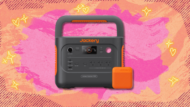 Energia de reserva necessária? Este pacote Jackery Traveler 1000 v2 Estação de energia portátil Jackery Explorer 1000 v2 e carregador rápido de 102 W de 3 portas, bateria LiFePO4 de 1070 Wh, saída USB-C de 1500 W AC/100 W, carga rápida de 1 hora, gerador solar para atividades ao ar livre, camping