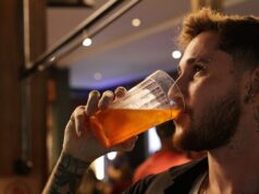 Envenenamento por metanol brasileiro top 120 casos após mortais combustíveis de bebidas contaminadas em todo o país Envenenamento por metanol brasileiro top 120 casos após mortais combustíveis de bebidas contaminadas em todo o país