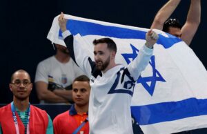 Equipe de acrobacias de Israel atrai escolha da Indonésia de barrar seus atletas profissionais Equipe de acrobacias de Israel atrai escolha da Indonésia de barrar seus atletas profissionais