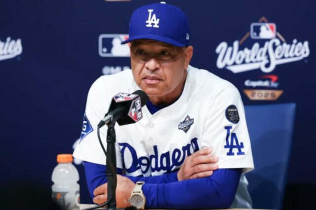 Este Dodger está feliz que os jogos de entrada extra O técnico dos Dodgers, Dave Roberts, fala com os repórteres após a derrota dos Dodgers por 6-2 para os Blue Jays no jogo 4 da World Series em 28 de outubro de 2025.