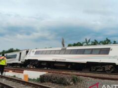 Evacuação do trem Purwojaya concluída, mas 9 viagens ainda canceladas, observe os detalhes Evacuação do trem Purwojaya concluída, mas 9 viagens ainda canceladas, observe os detalhes