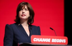 Evento de Trabalho do Reino Unido escolhe líder substituto que aconselha ainda mais foco nos valores da esquerda Yahoo news home