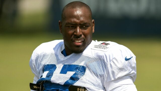 Ex-Ravens, Syracuse DL Arthur Jones falece aos 39 

