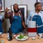 Dylan Dreyer, chef David Rose e Craig Melvin durante uma demonstração de culinária no Taste of TODAY.