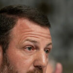 Exclusivo: o senador Markwayne Mullin diz que o ICE prendeu 'dezenas' de caminhoneiros estrangeiros ilegais com 'nenhum nome fornecido' no CDL