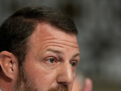 Exclusivo – Senador Markwayne Mullin: A paralisação do governo está se tornando uma ameaça à ‘segurança nacional’ Exclusivo: o senador Markwayne Mullin diz que o ICE prendeu 'dezenas' de caminhoneiros estrangeiros ilegais com 'nenhum nome fornecido' no CDL