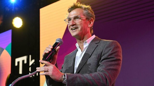 Fabricante Erik Feig lançará novo workshop com apoio de US$ Fabricante Erik Feig lançará novo workshop com apoio de US$ 1 bilhão da Arábia Saudita e Japão