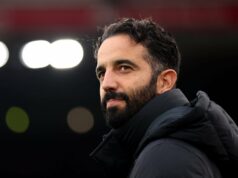 Joguei uma temporada no Football Manager 26, eis porque o Man Utd é um dos times mais divertidos de treinar ícone de correio