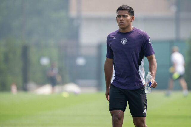 Diego Leon treinando em Carrington