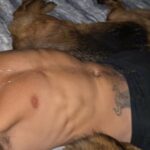 Fotos sem camisa de Sasha Farber
