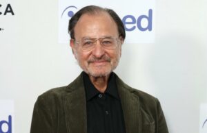 Fisher Stevens, da série, revela que está desocupando os Estados Unidos para a Inglaterra Hayes, filho de Kevin Costner, deve aparecer no novo filme do ator