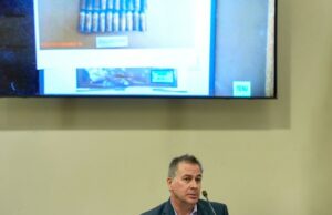 Fornecedor de armas ‘Rust’ processa Alec Baldwin: ‘Eu fui o bode expiatório’ Fornecedor de armas 'Rust' processa Alec Baldwin: 'Eu fui o bode expiatório'